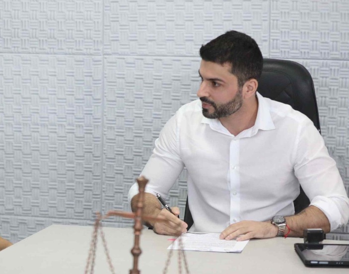 Governo do Amazonas mantém Jivago Afonso no comando da Suhab