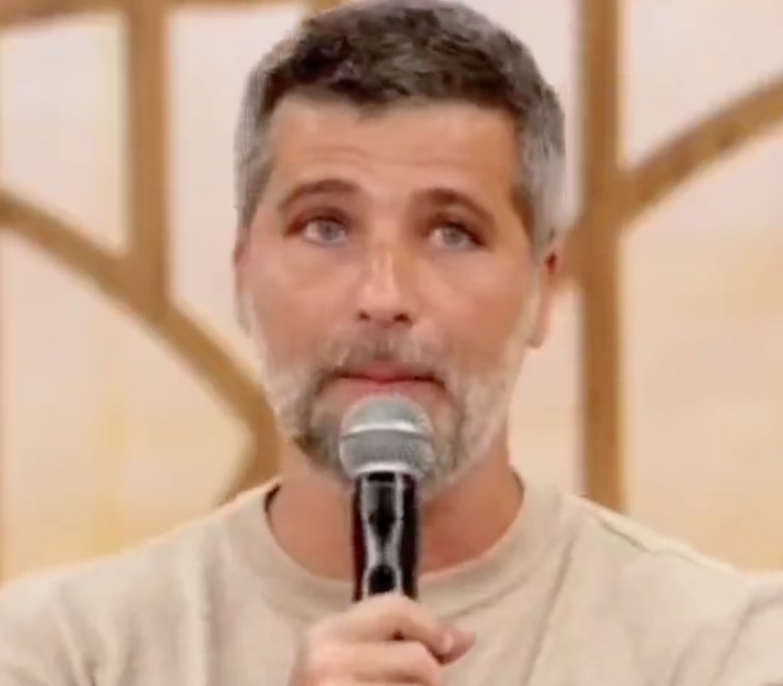 Na Globo, Bruno Gagliasso se recusa a falar nome de Bolsonaro e usa apelido