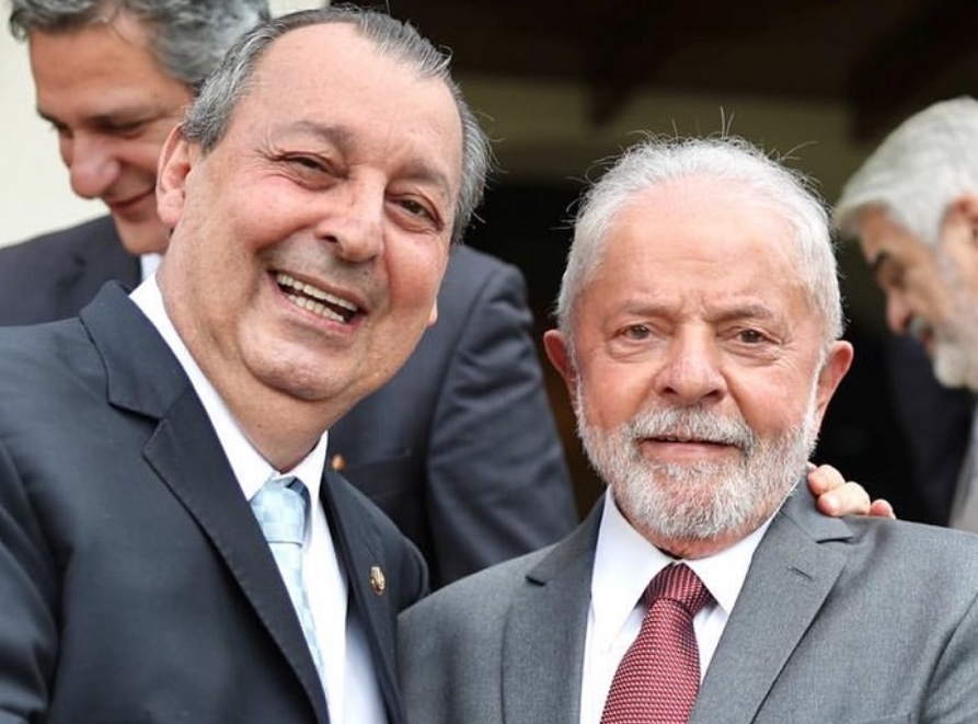Omar indica data de vinda de Lula ao Amazonas neste ano