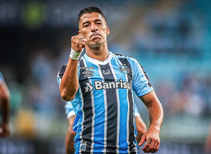 Estreia de Suárez pelo Grêmio empolga imprensa internacional