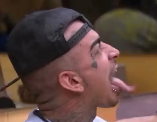 Linguarão de MC Guimê choca brothers e internautas: 'Lexa tá feita'; vídeo