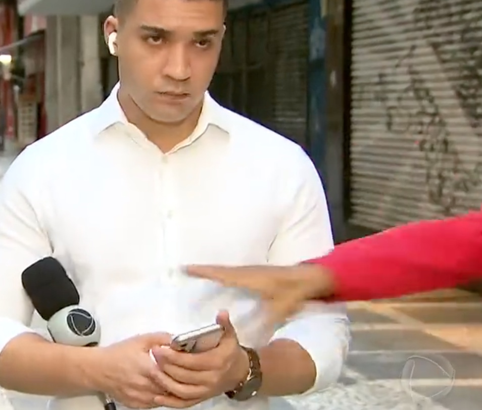 Vídeo: Repórter da Record sofre tentativa de assalto 