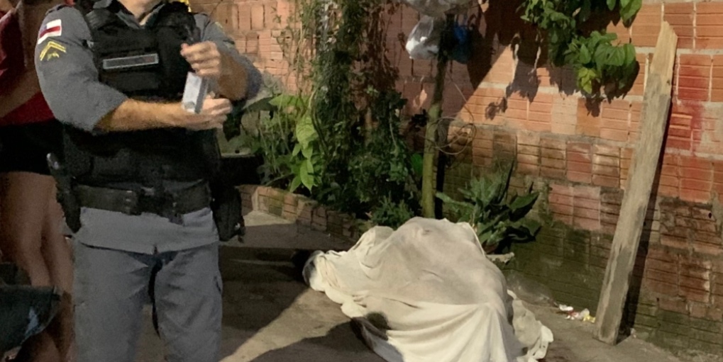 Homem é assassinado após sair de partida de futebol em Manaus