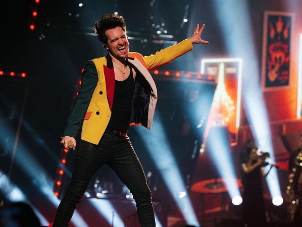 Banda Panic! At the Disco chega ao fim após quase 20 anos, anuncia Brendon Urie