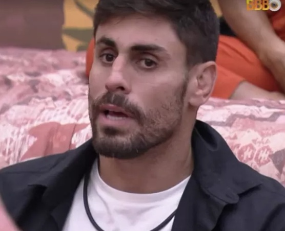 Líder, Cara de Sapato revela suas opções de voto 