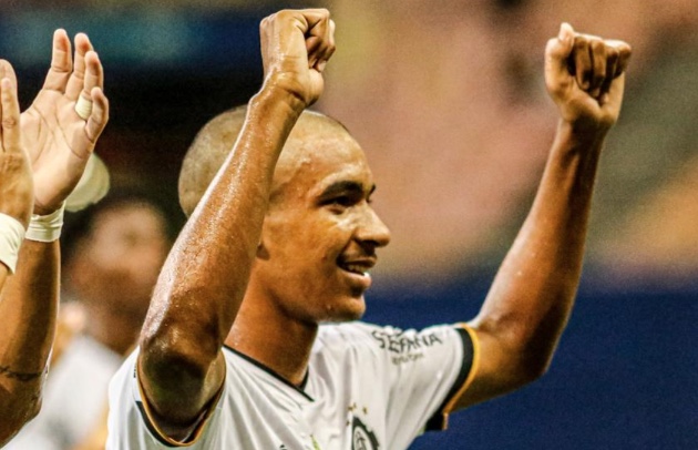 Decisivo no Rio-Nal, Vitinho marcou primeiro gol como profissional