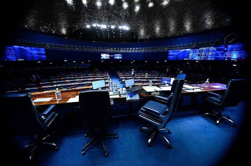 Omar Aziz e mais 26 senadores tomam posse nesta quarta