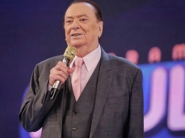 Raul Gil é internado em hospital de São Paulo 