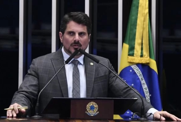 Senador liga Bolsonaro a plano golpista para gravar Moraes e barrar Lula