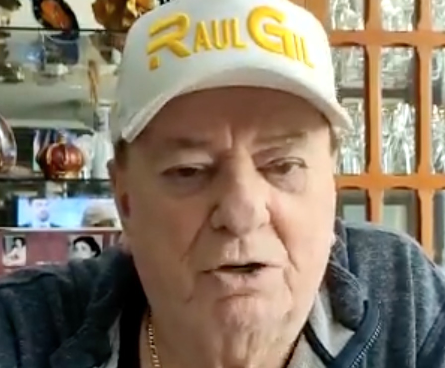 Raul Gil grava vídeo após internação e tranquiliza fãs