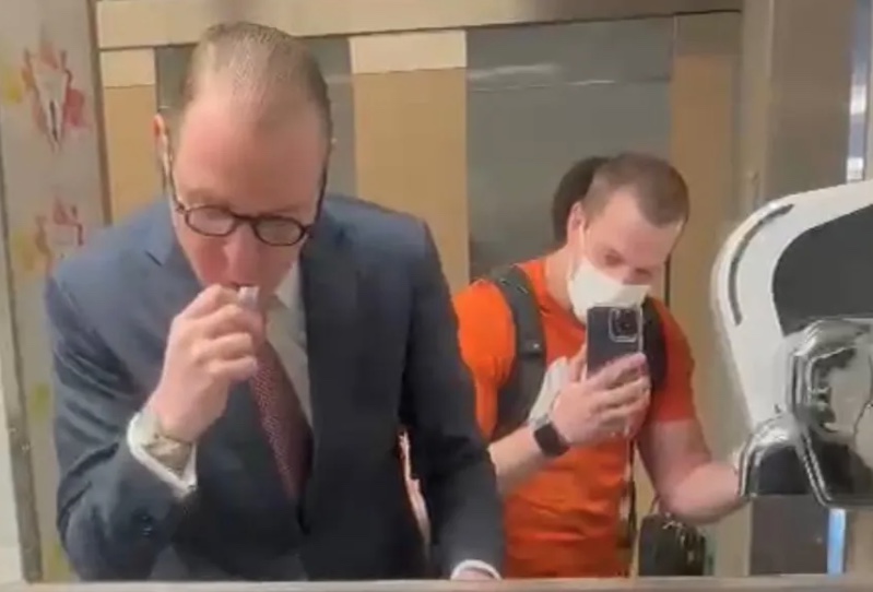 Zanin pede indenização de R$ 150 mil de homem que o ameaçou em aeroporto