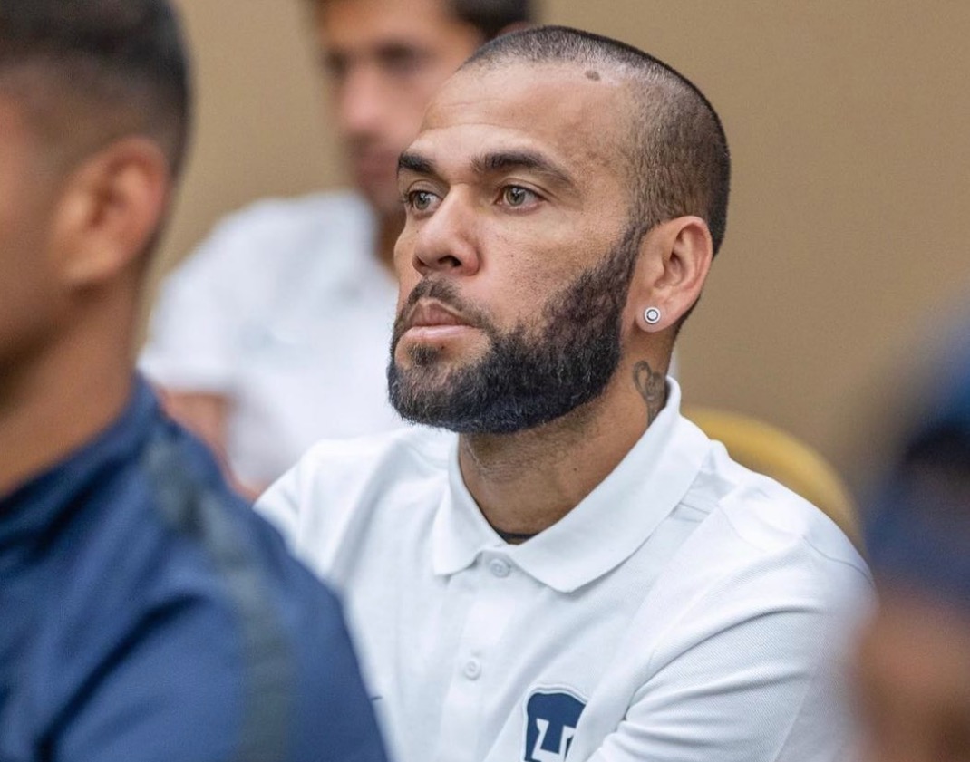 Ex de Daniel Alves defende jogador: ‘colocaria meu corpo no fogo por ele’