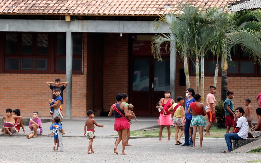 Governo instala antenas para prover internet na terra Yanomami