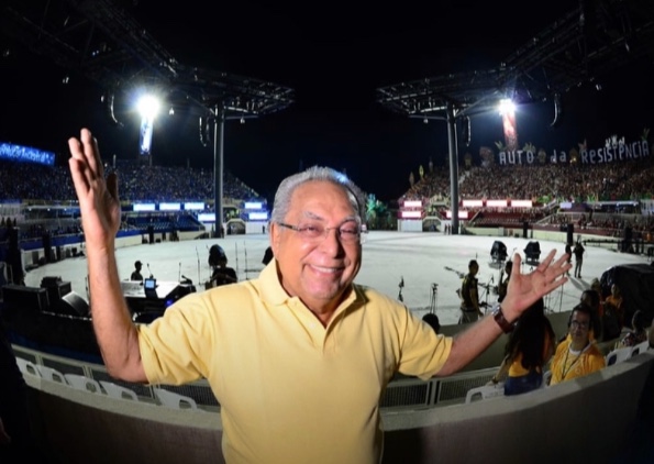 Bumbódromo de Parintins pode voltar a ter nome de Amazonino Mendes