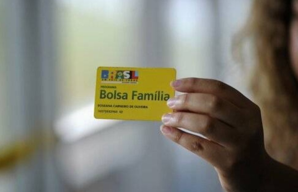 Bolsa Família voltará a exigir frequência escolar e vacinação
