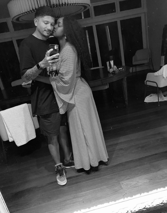 Iza e o jogador Yuri Lima assumem namoro 