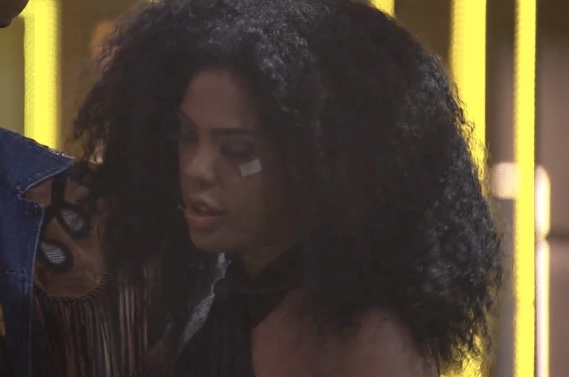 Marvvila se machuca em touro mecânico de festa do BBB23