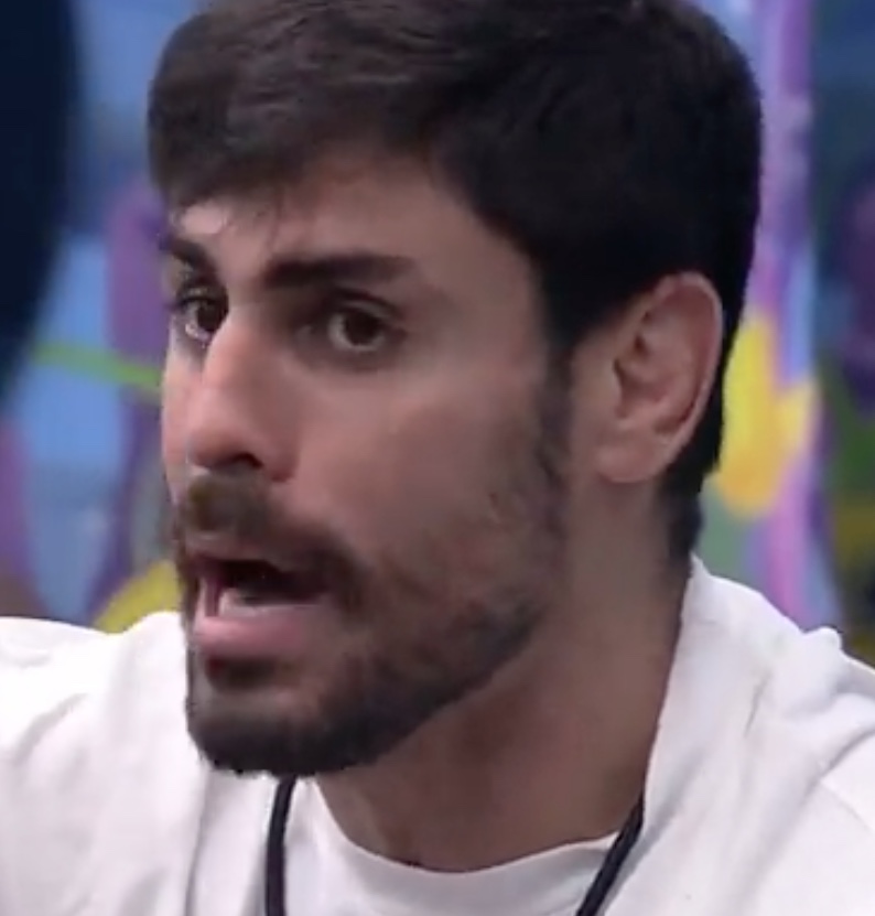 Cara de Sapato dá ‘puxão de orelha’ em Ricardo: ‘tu é moleque’