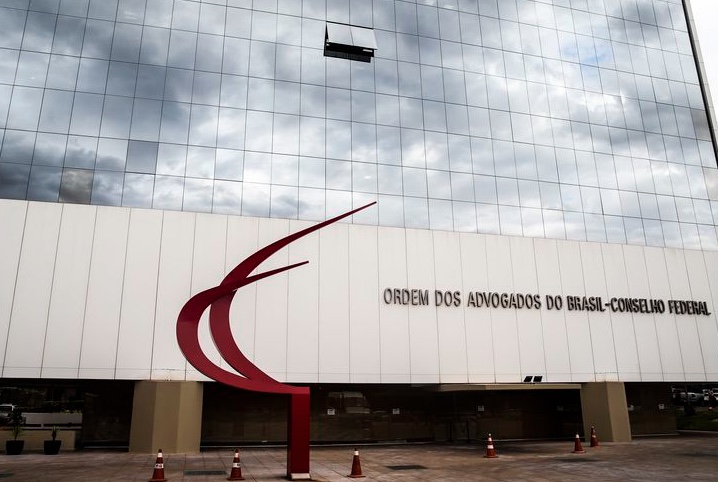 OAB faz ação para combater falsos advogados no país