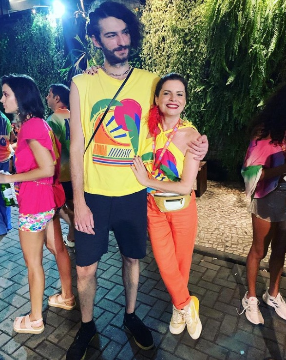 Tamanho do filho de Debora Bloch chama atenção: 'um gigante'