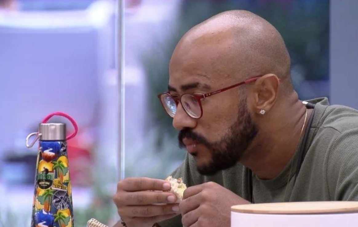 Brothers suspeitam de Big Fone e cogitam acampar para atender no BBB23