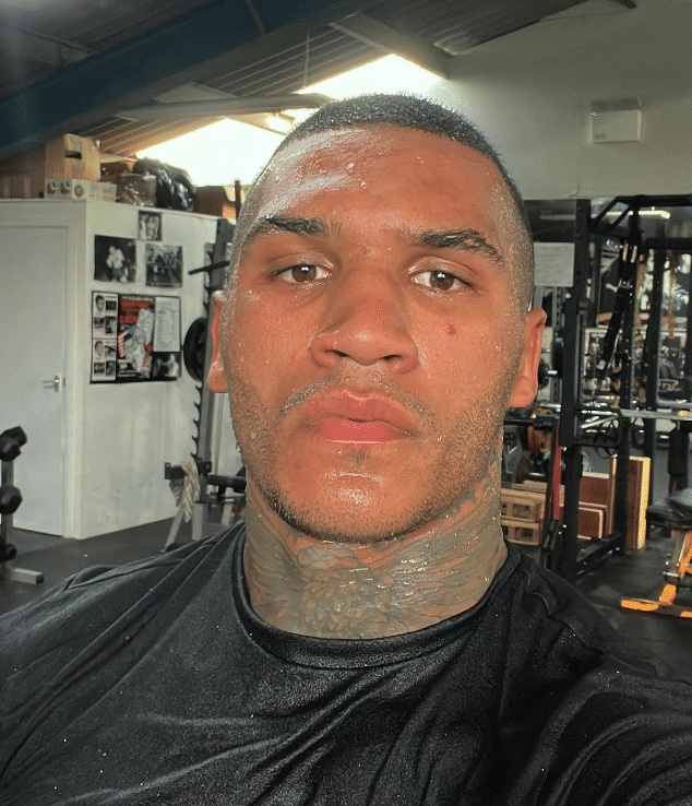 Lutador é inocentado após ser pego no doping por 'consumo elevado de ovos'