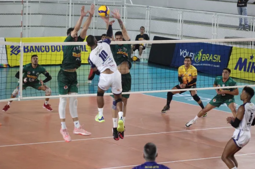 Por 3 sets a 1, Manaus Vôlei perde em casa para o Araucária, de São Paulo