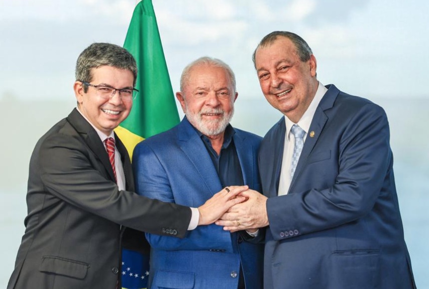Omar Aziz participa de reunião estratégica com Lula e líderes do Congresso