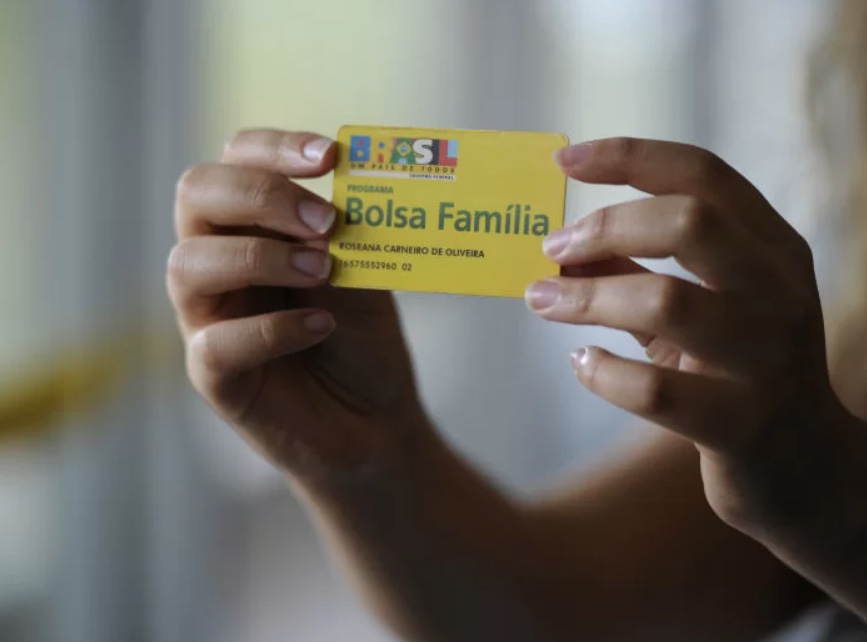Novo Bolsa Família deve elevar benefício médio para R$ 715 e atender a 20,8 milhões de lares