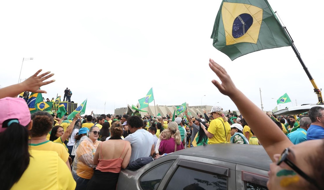 Alexandre de Moraes solta mais 52 presos por atos golpistas 