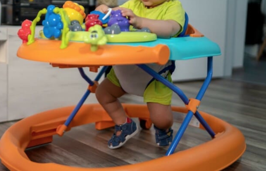 Projeto de lei proíbe venda e fabricação de andadores infantis no Brasil