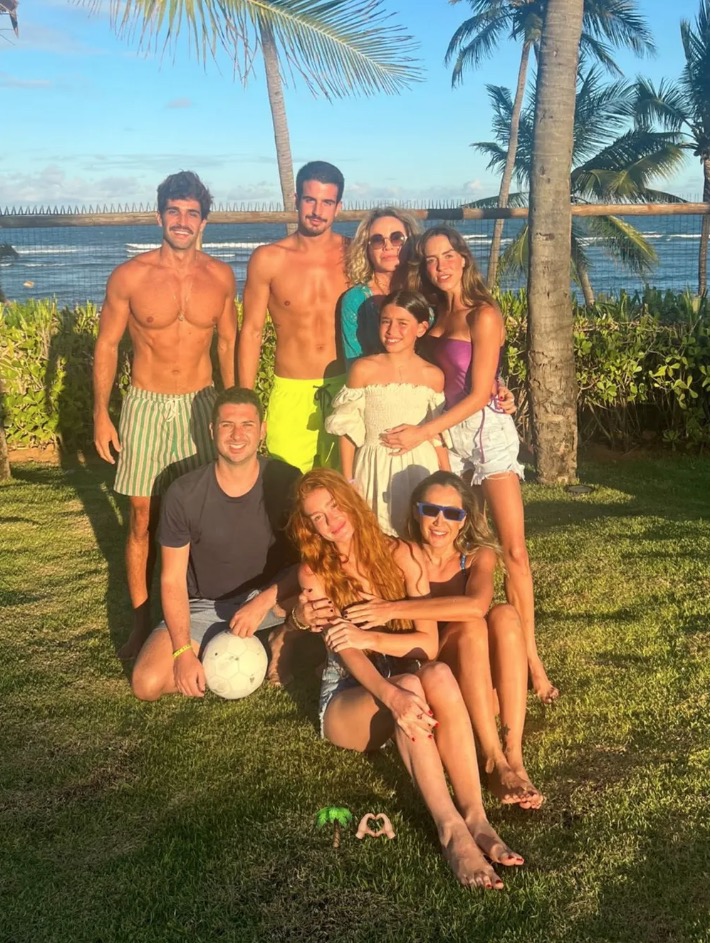 Enzo Celulari posta foto com Marina Ruy Barbosa após rumores de affair
