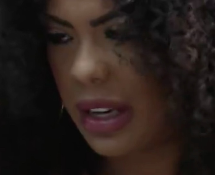 Chorando, Marvvila explica voto jogado fora no Paredão: 'não fiz por mal'