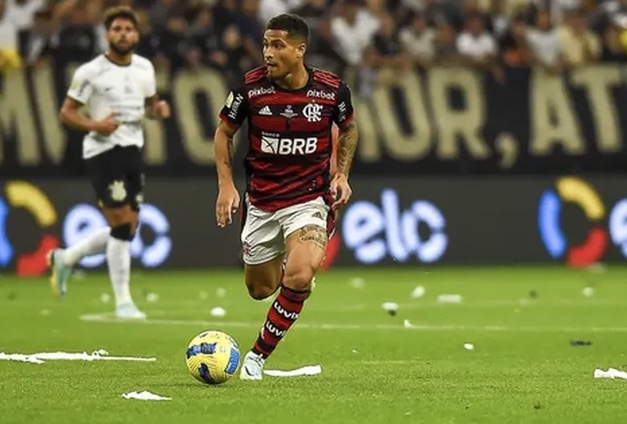 Flamengo transfere quase R$ 2 milhões para conta de xará de jogador