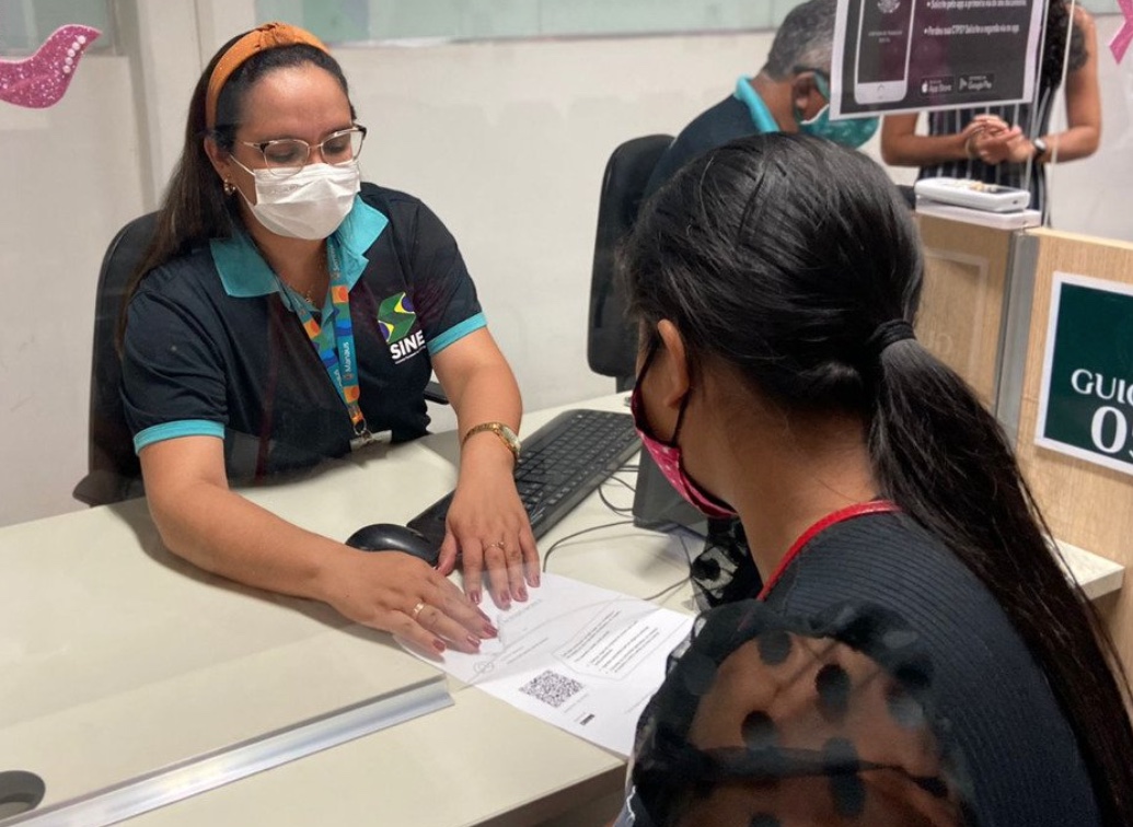 Dia da Mulher tem oficina de maquiagem e vagas de emprego em Manaus; confira