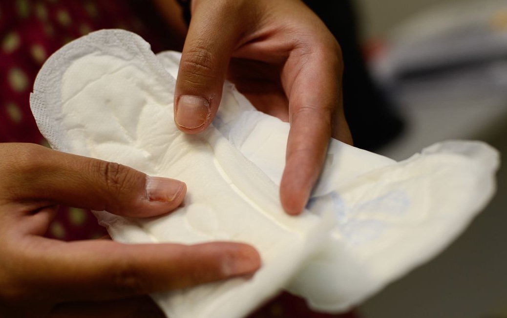 Governo lança programa de distribuição gratuita de absorvente pelo SUS