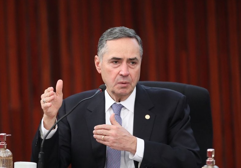 Barroso é internado em UTI após episódios de obstrução intestinal