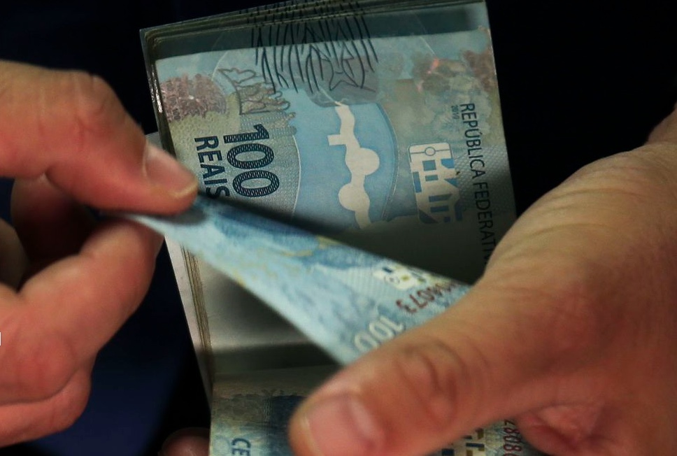 Homem é condenado por guardar nota falsa de R$ 100