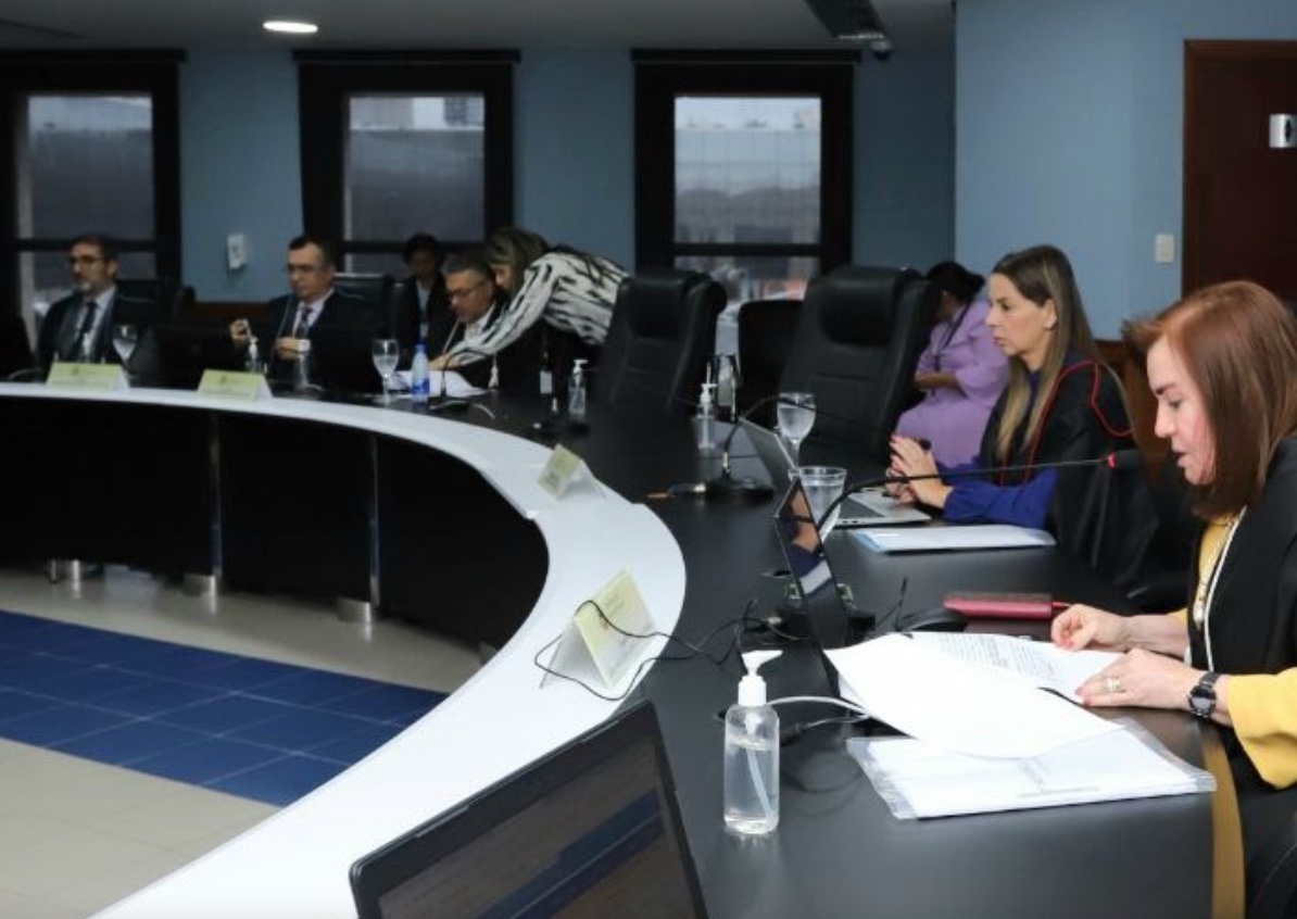 TCE-AM multa ex-gestora de Fundo Municipal de Saúde em R$ 3,5 milhões