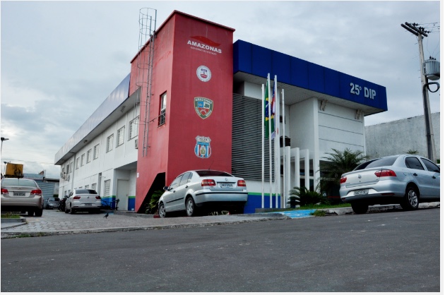 Homem é preso por convidar jovem para lanchar e esfaqueá-la em tentativa de estupro em Manaus