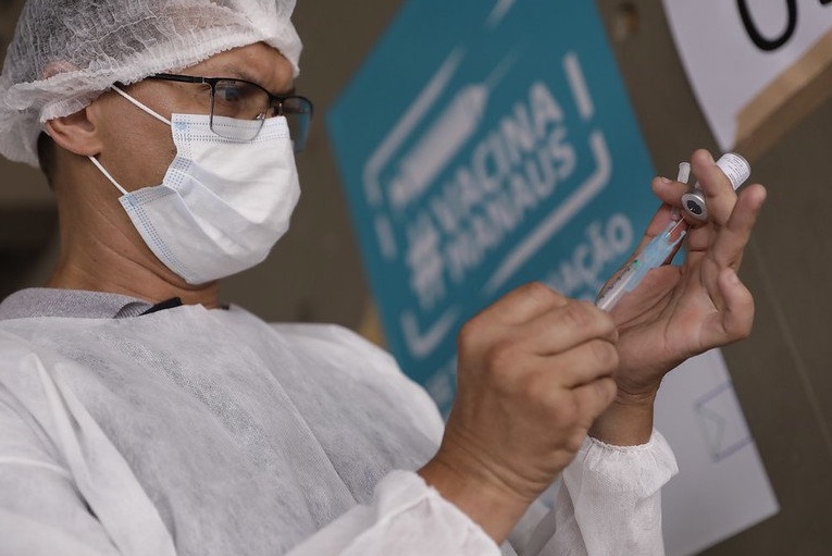 Estudo mostra a necessidade da dose de reforço contra a Covid-19