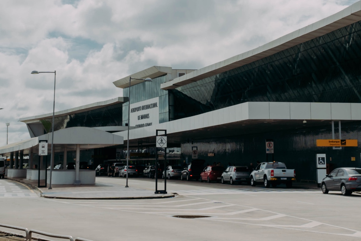 Aeroporto de Manaus fecha por 7 horas e voos são suspensos