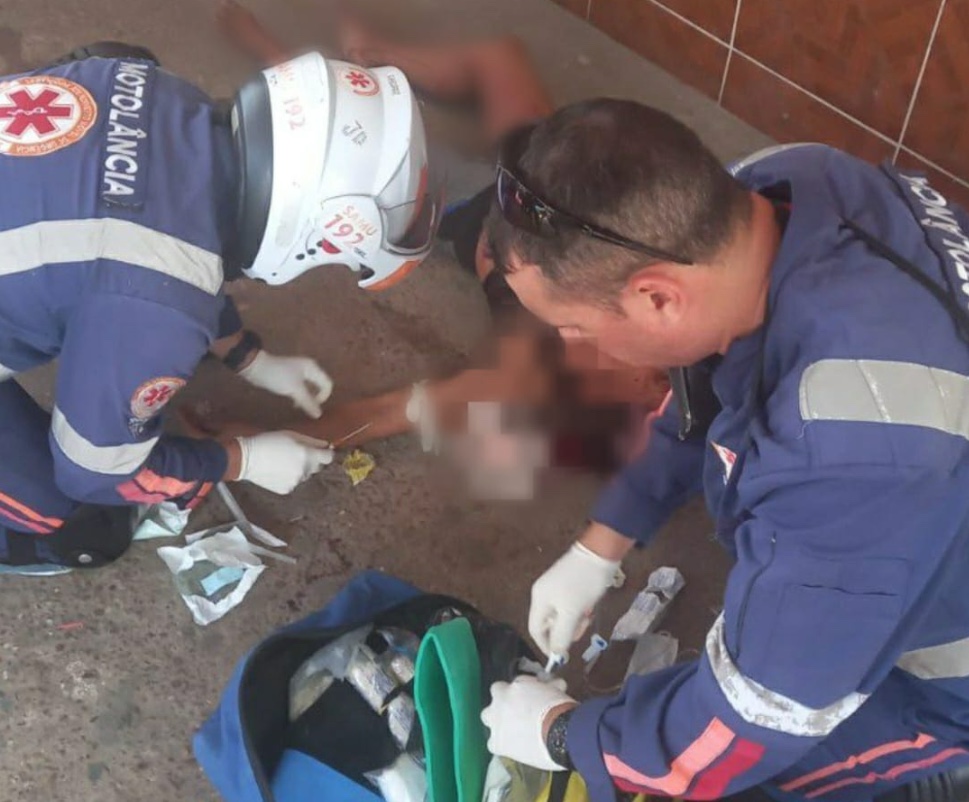 Suspeita de matar amiga a facadas por causa de cachaça é presa em Manaus