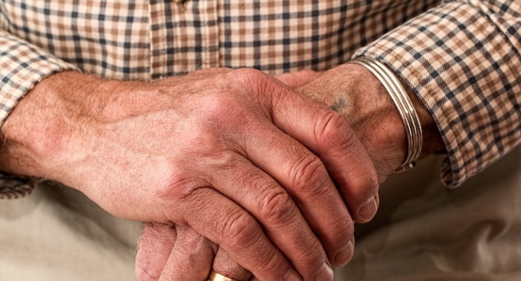 Nova taxa de juros de empréstimos a aposentados deve sair esta semana