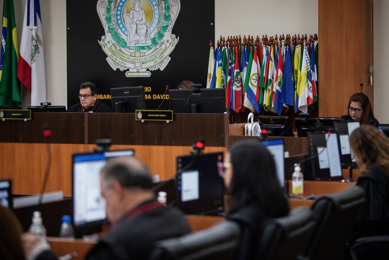 Professora garante na Justiça direito a progressão de carreira na Seduc-AM