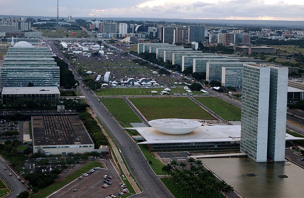 Governo federal reajusta em 9% os salários de servidores públicos