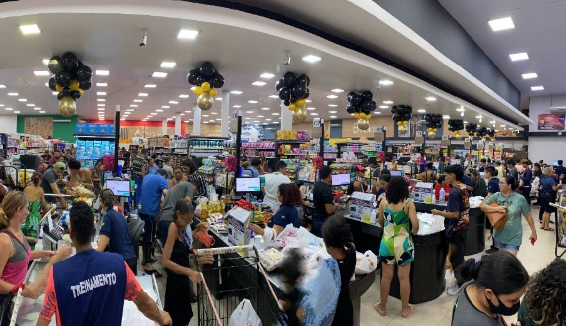 Vitória Supermercados realiza mega Torra Torra 