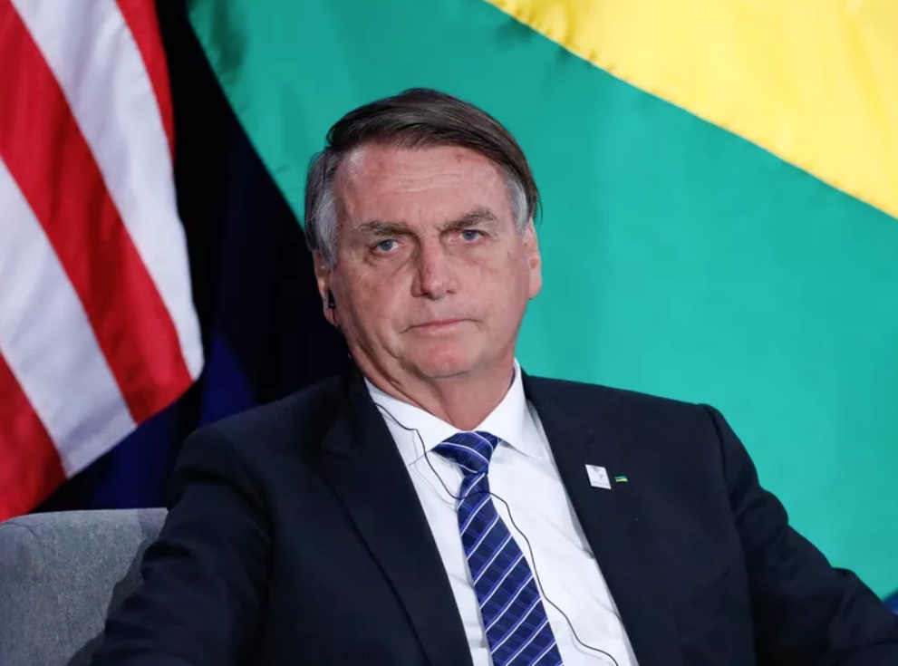 PF intima Bolsonaro a depor sobre joias da Arábia Saudita