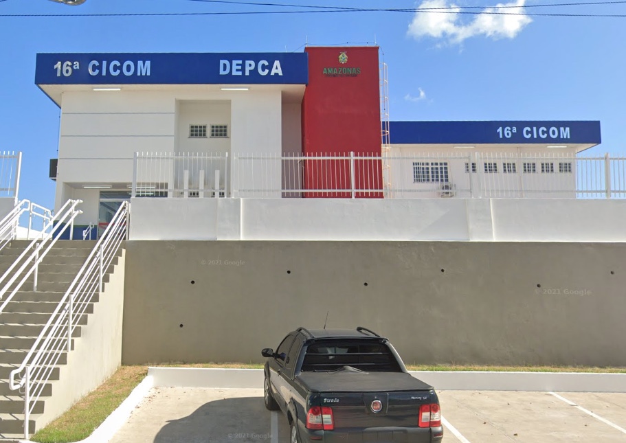 Menino se esconde em drogaria para escapar de 'surra' do padrasto em Manaus; suspeito é preso