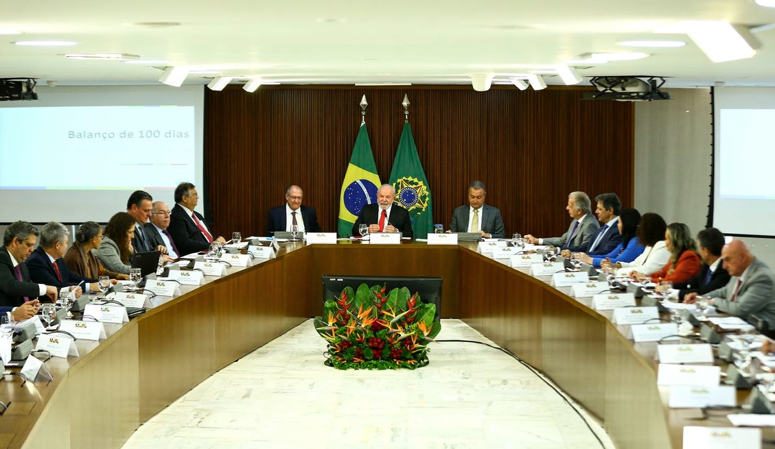 Brasil vai crescer mais que os pessimistas estão prevendo, diz Lula